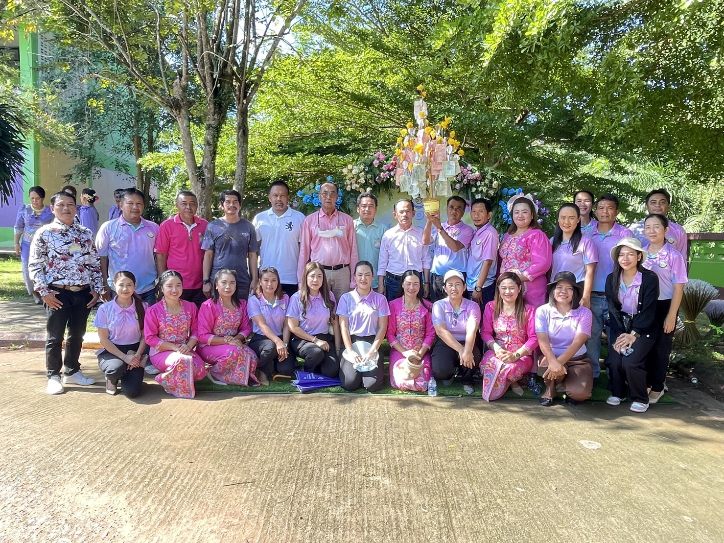 ท่านนายกสุโข  แก้วบัวทอง  พร้อมด้วยคณะผู้บริหาร พนักงาน อบต.ท่าฉาง คณะคุณครูศูนย์พัฒนาเด็กเล็กบ้านท่าฉาง  เข้าร่วมขบวนแห่ผ้าป่าสามัคคี ในกิจกรรมทอดผ้าป่าสามัคคีเพื่อการศึกษาของ ร.ร ชุมชนวัดจันทาราม อ.ท่าฉาง จ.สุราษฎร์ธานี  เมื่อเวลา 08.30 น. ณ ร.ร ชุมชนวัดจันทาราม