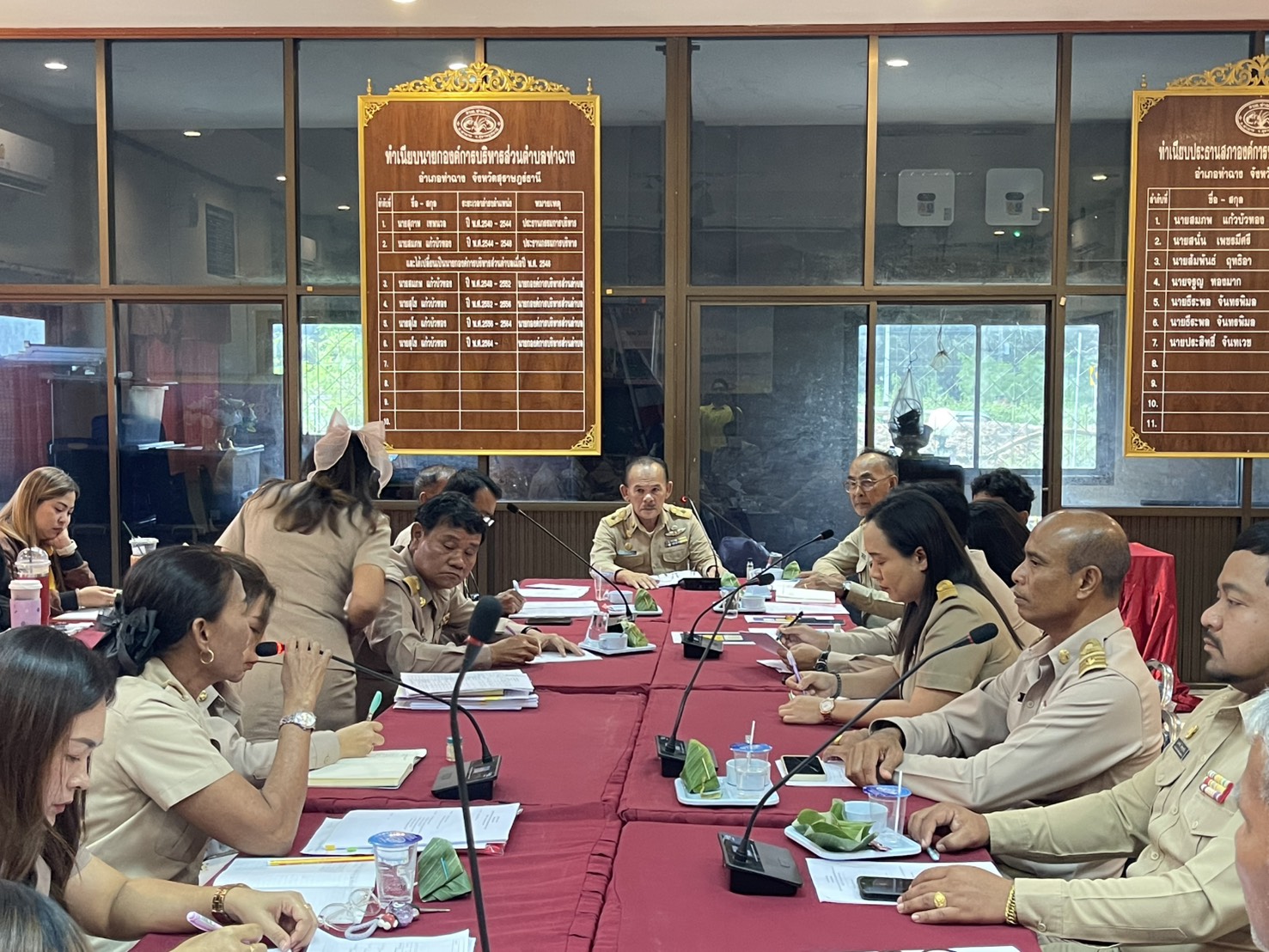 นายกสุโข แก้วบัวทอง เป็นประธานประชุม ประจำเดือน  ตุลาคม 2568 ของ อบต.ท่าฉางโดยมีผู้บริหาร /สมาชิกสภา อบต.ท่าฉาง/พนักงาน / คุณครู ศพด.บ้านท่าฉาง /พนักงานจ้าง อบต.ท่าฉาง  เข้าร่วมประชุม เพื่อเป็นการมอบหมายนโยบายการปฏิบัติงาน เพื่อให้การปฏิบัติงานเป็นไปในทิศทางเดียวกัน วันที่ 6 ตุลาคม 2568 เมื่อเวลา 13.00 น.ณ ห้องประชุมองค์การบริหารส่วนตำบลท่าฉาง