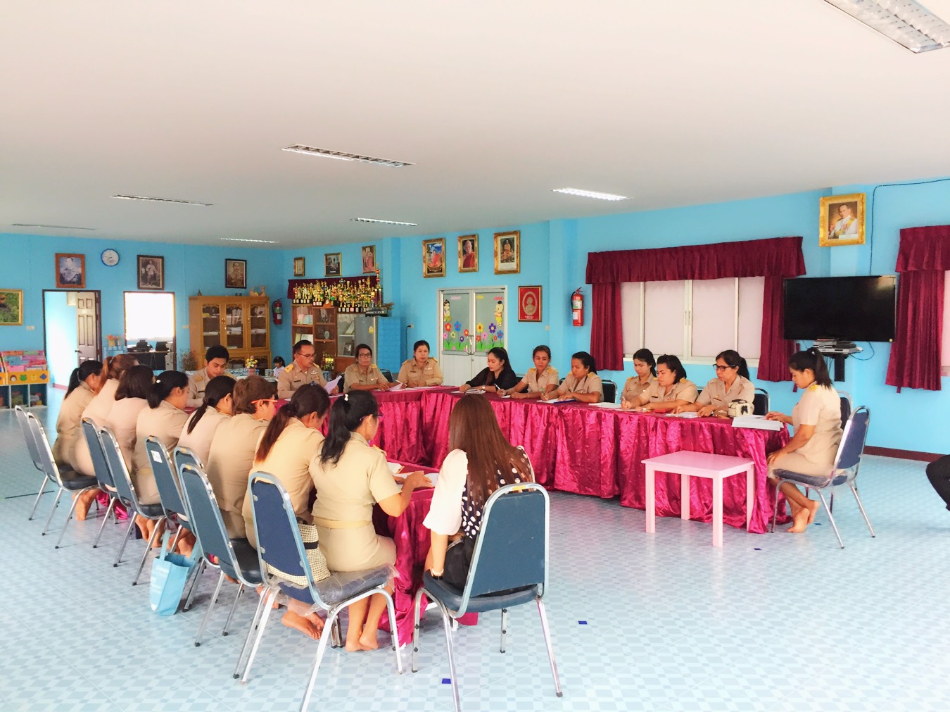 ประชุมประจำเดือนผู้บริหาร คณะครูศูนย์พัฒนาเด็กเล็กบ้านท่าฉาง