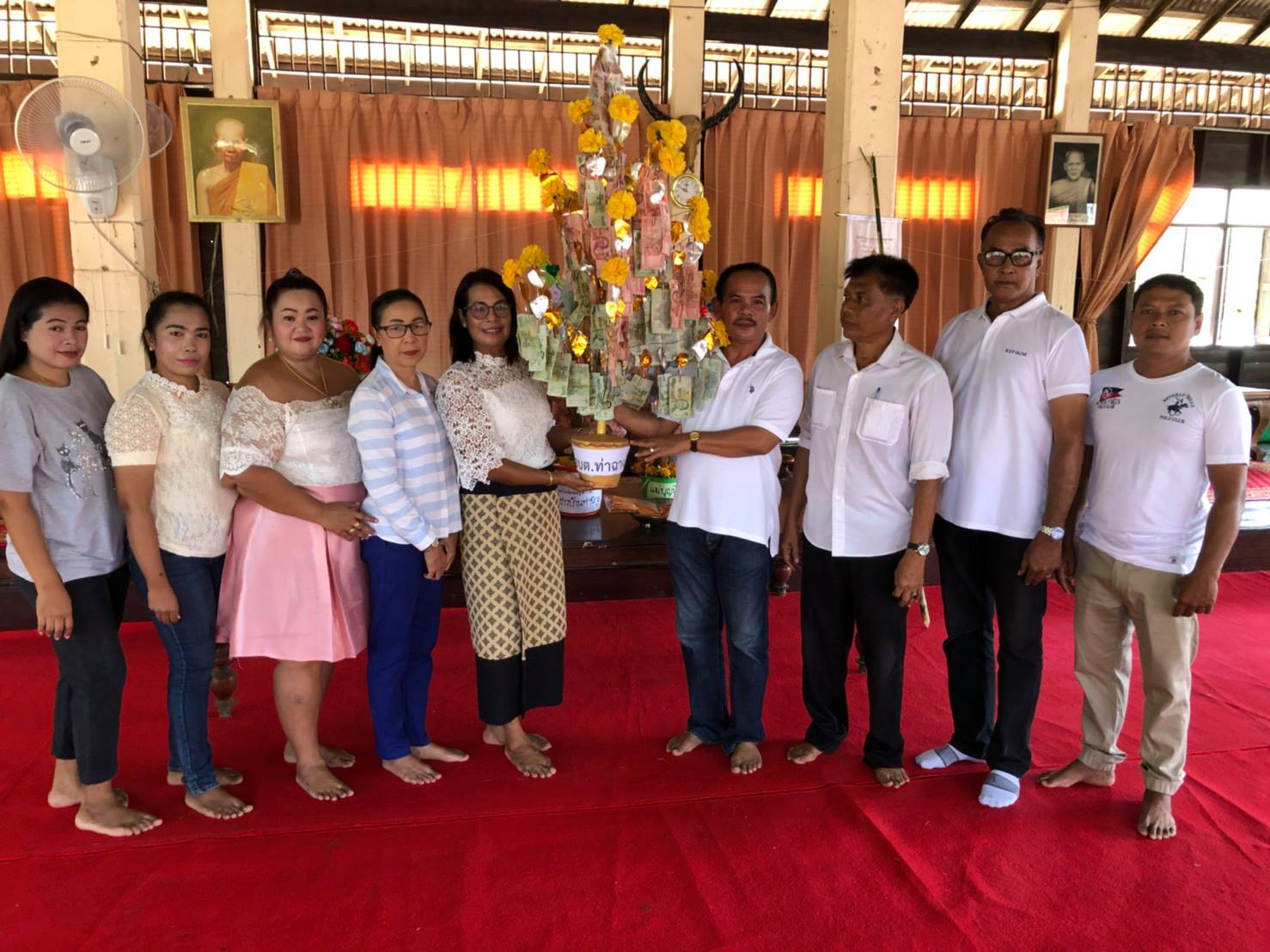 ท่านนายกสุโข แก้วบัวทอง นำคณะผู้บริหาร พนักงาน   ร่วมงานบุญทอดกฐิน ณ วัดจันทาราม