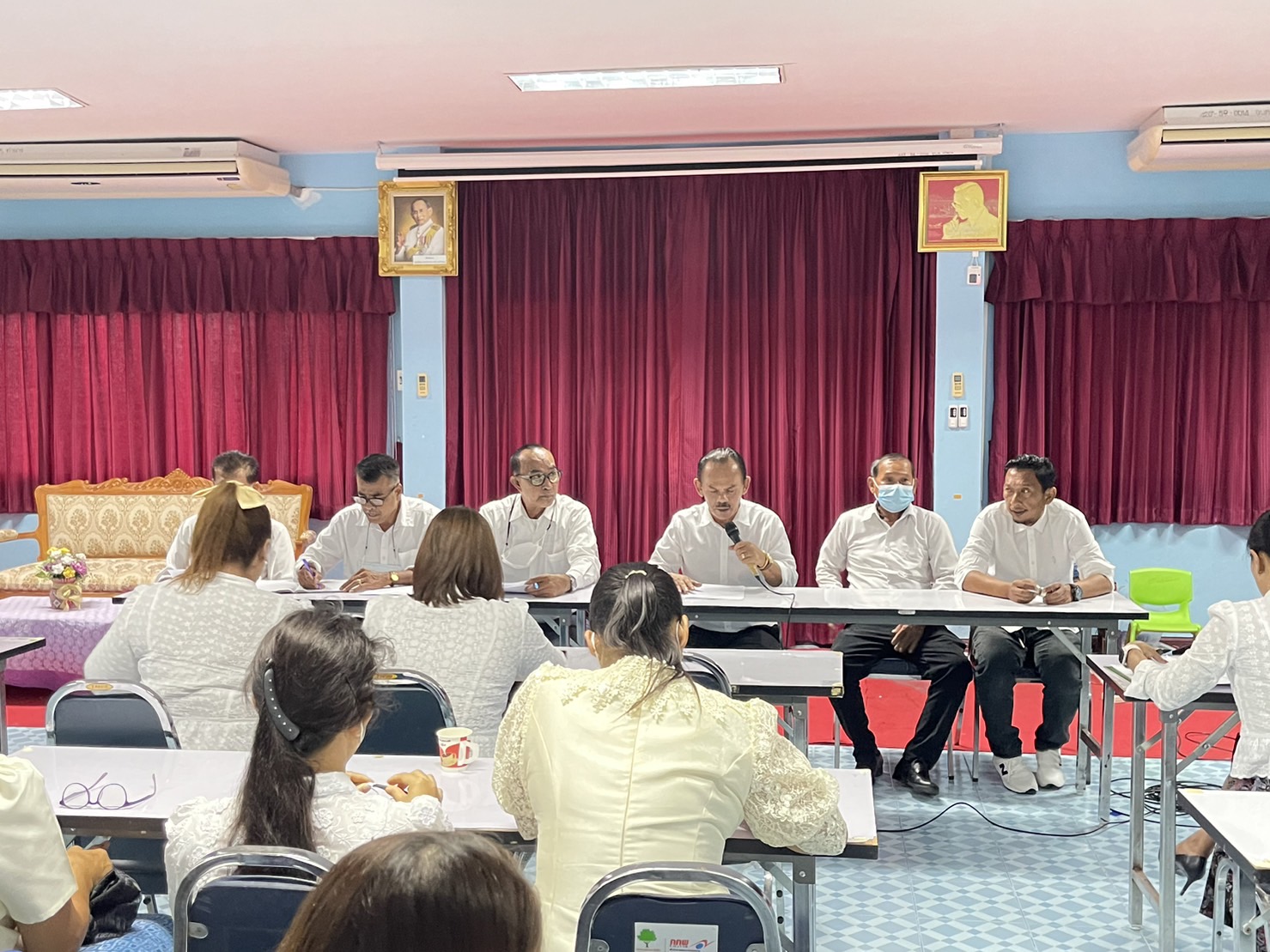 นายกสุโข แก้วบัวทอง เป็นประธานประชุม ประจำเดือนตุลาคม 2565 ของ อบต.ท่าฉางโดยมีผู้บริหาร /สมาชิกสภา อบต.ท่าฉาง/พนักงาน / คุณครู ศพด.บ้านท่าฉาง /พนักงานจ้าง อบต.ท่าฉาง  เข้าร่วมประชุม เพื่อเป็นการมอบหมายนโยบายการปฏิบัติงาน เพื่อให้การปฏิบัติงานเป็นไปในทิศทางเดียวกัน ....วันที่ 3  ตุลาคม  2565  ณ ห้องประชุมศูนย์พัฒนาเด็กเล็กบ้านท่าฉาง