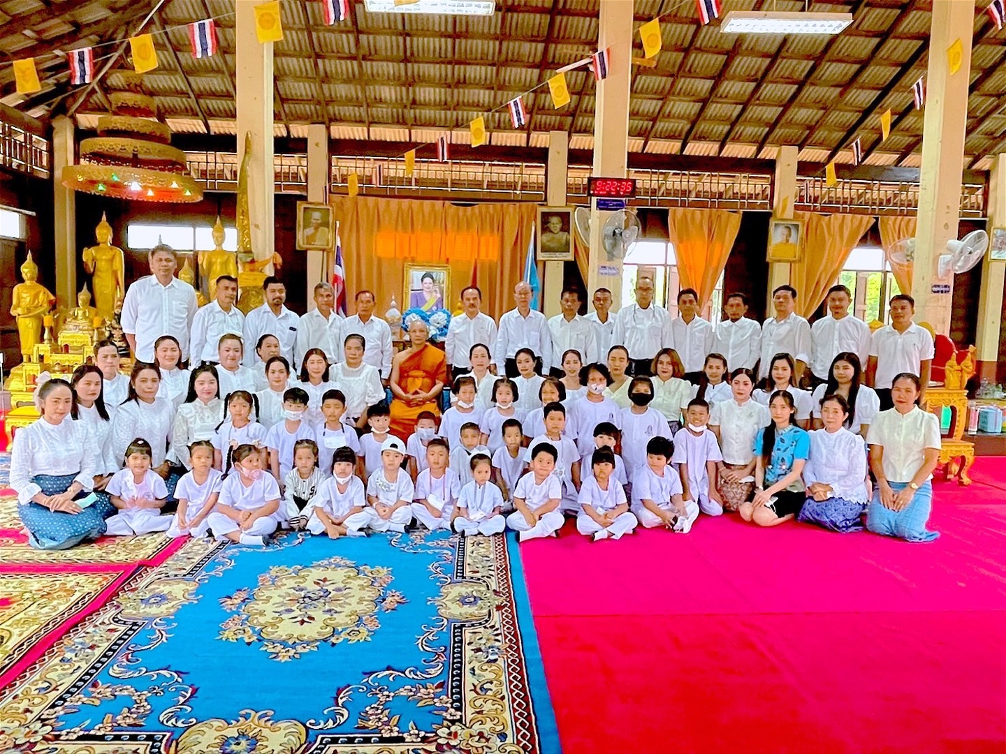นายกสุโข แก้วบัวทอง เป็นประธานในพิธีทำบุญและฟังเทศน์เฉลิมพระเกียรติ บทพระธรรมเทศนาเฉลิมพระบารมีสมเด็จพระนางเจ้าสิริกิติ์ พระบรมราชินีนาถ พระบรมราชชนนีพันปีหลวง เนื่องในโอกาสมหามงคลเฉลิมพระชนพรรษา 90 พรรษา โดยมีคณะผู้บริหาร สมาชิกสภา กำนันตำบลท่าฉาง พนักงาน คุณครู และเด็กนักเรียน พร้อมด้วยพุทธศาสนิกชน เข้าร่วมฟังเทศน์ ณ วัดจันทาราม เมื่อเวลา 08.00 น